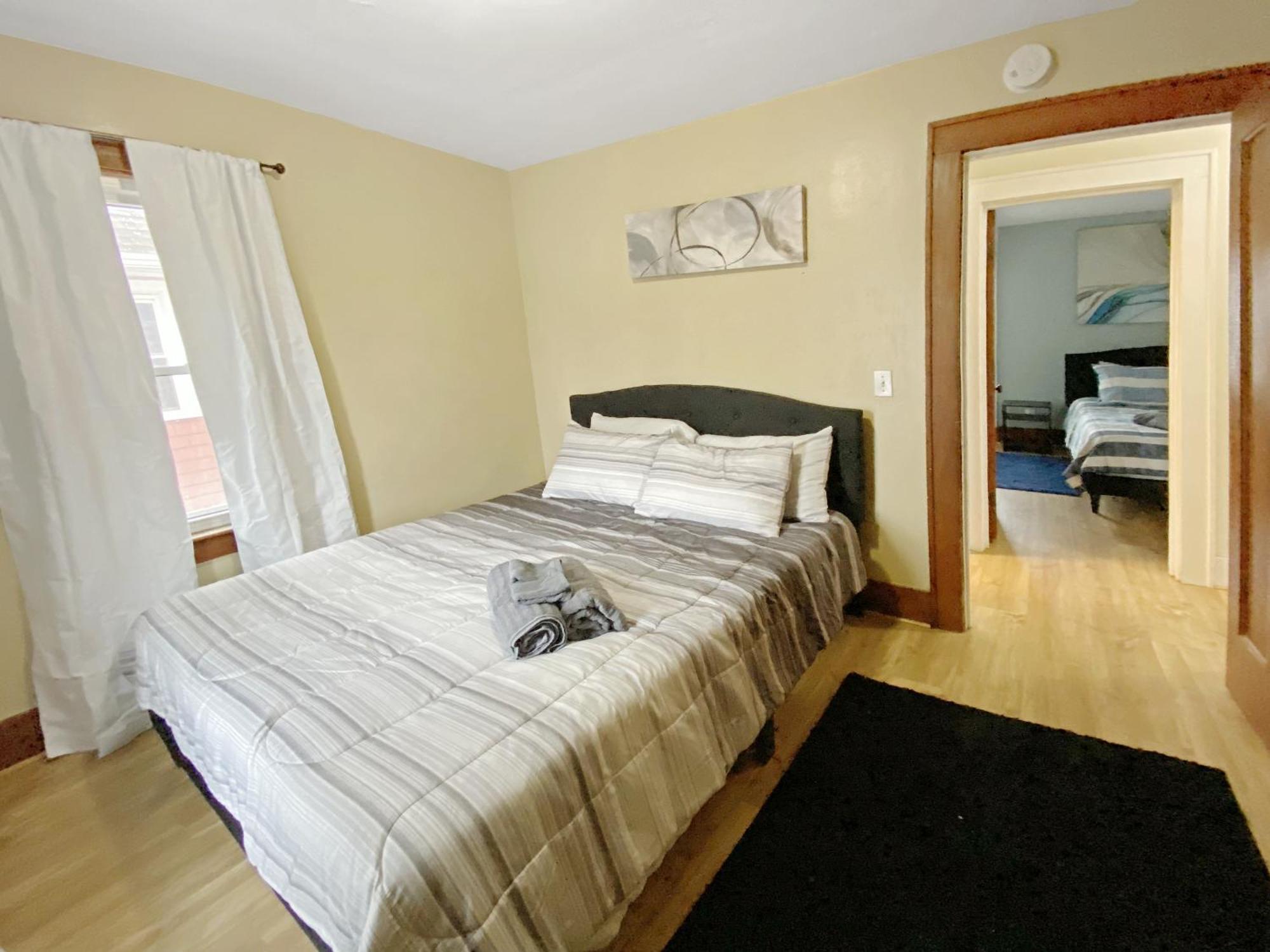 Lux 3Br, Steps From Airport, U Of R & Grocery Stores ロチェスター エクステリア 写真