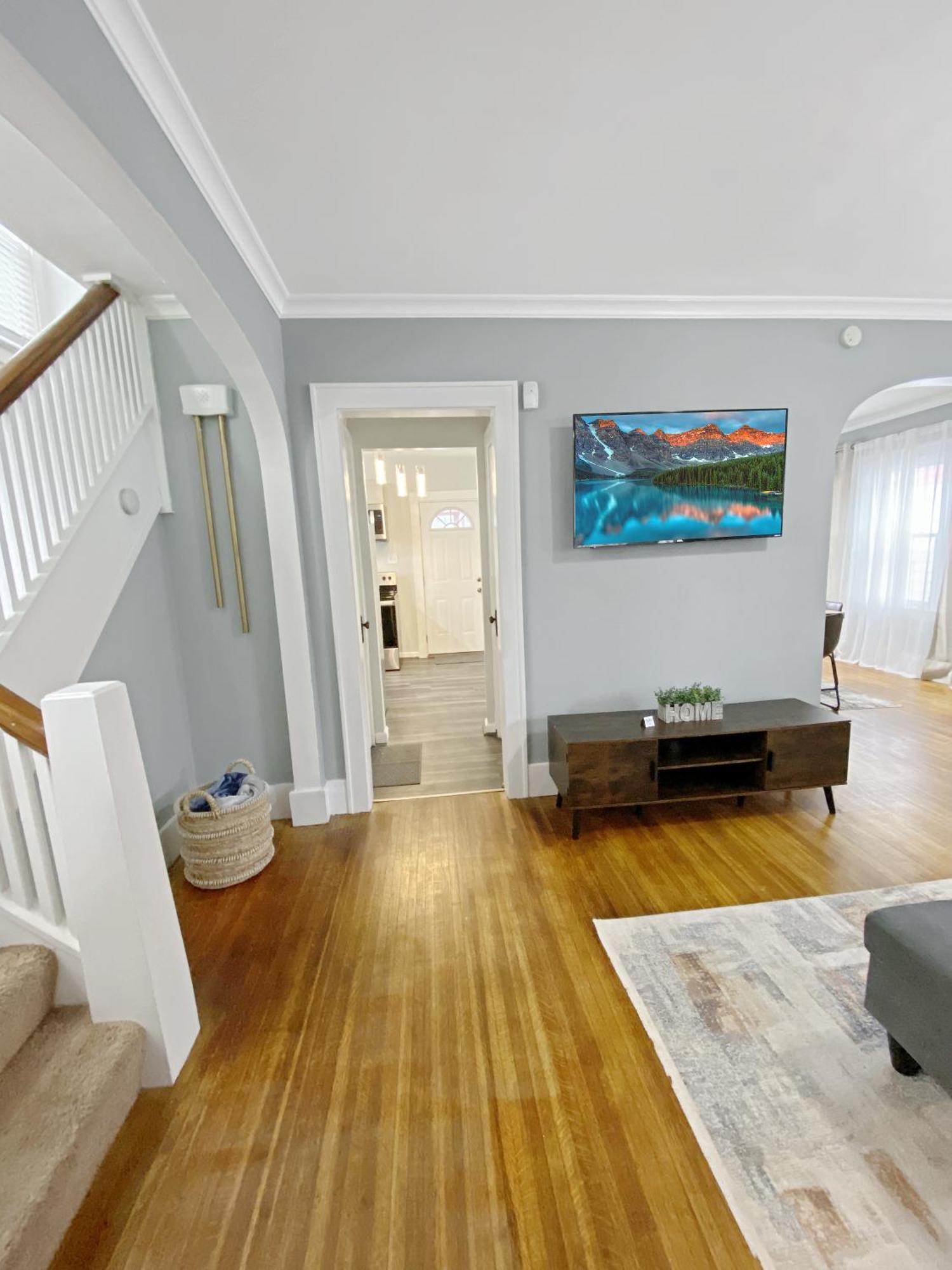 Lux 3Br, Steps From Airport, U Of R & Grocery Stores ロチェスター エクステリア 写真