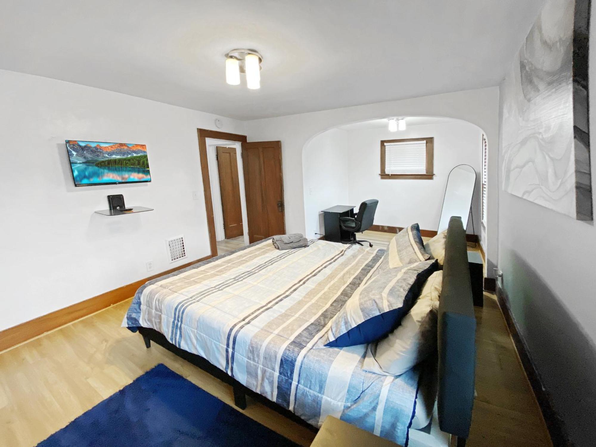 Lux 3Br, Steps From Airport, U Of R & Grocery Stores ロチェスター エクステリア 写真