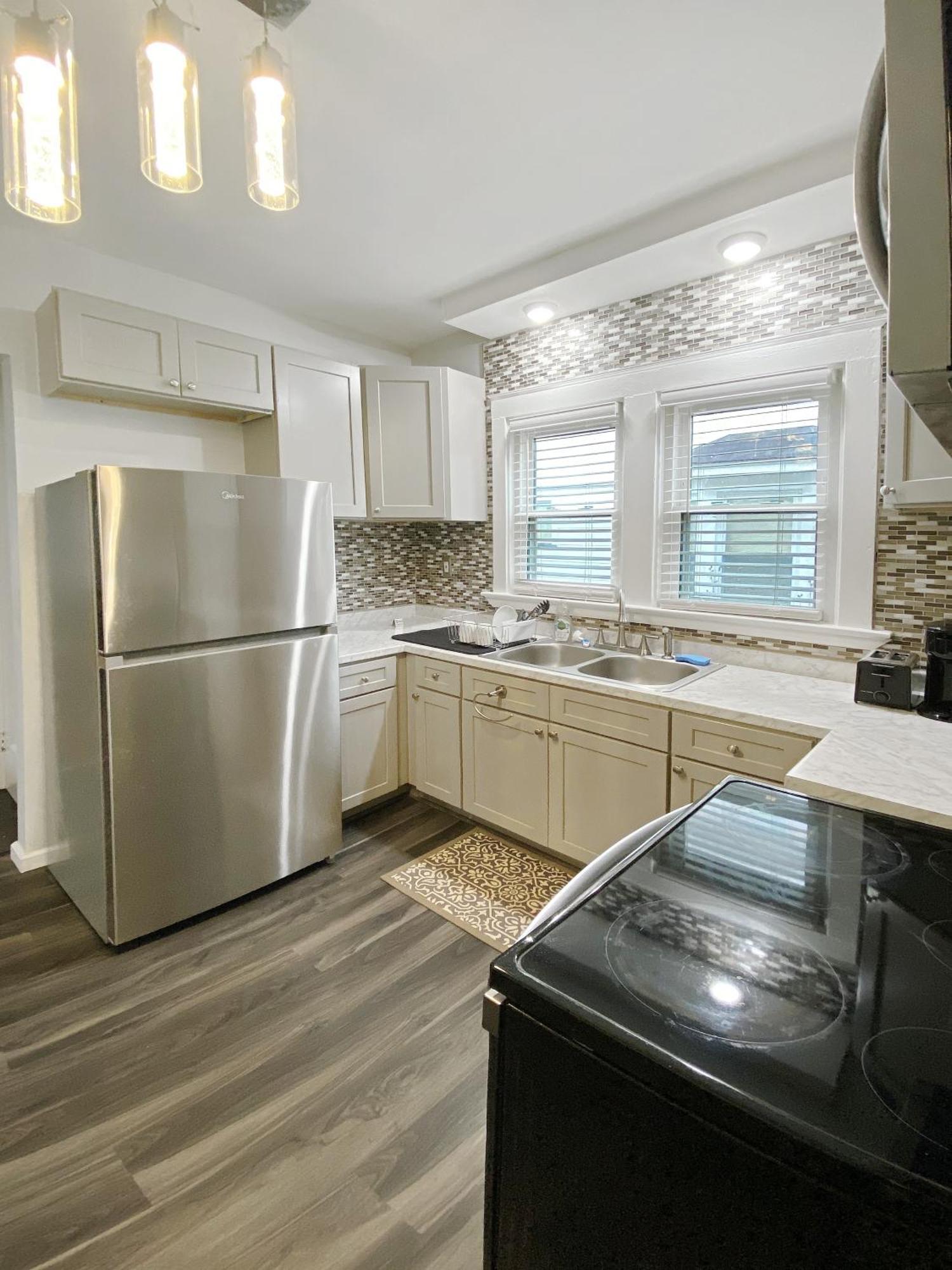 Lux 3Br, Steps From Airport, U Of R & Grocery Stores ロチェスター エクステリア 写真